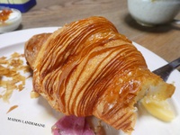 AOPバタークロワッサン