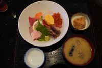 588　サービス海鮮丼　漁師直営 魚祭　240414