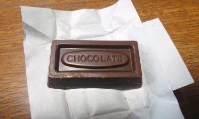 休みの日はお菓子を…