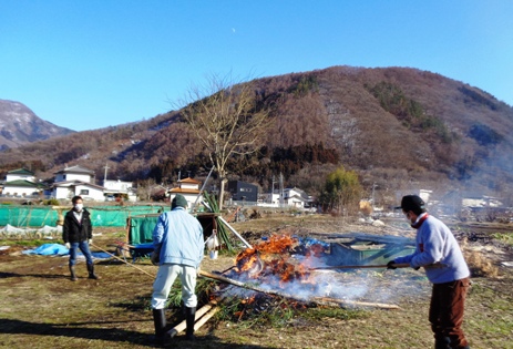 松代第１３区でどんど焼き