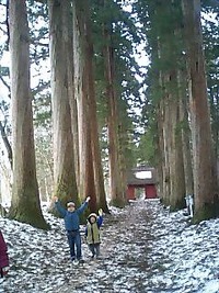 残雪奥社