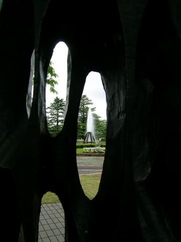 雨上がりの信濃美術館へ