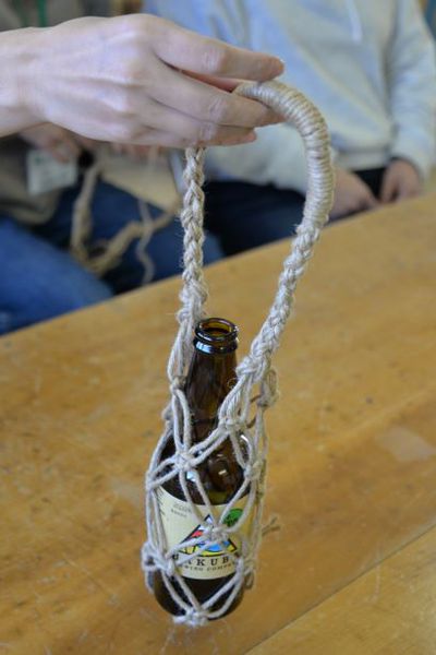 麻縄で編むボトルケース
