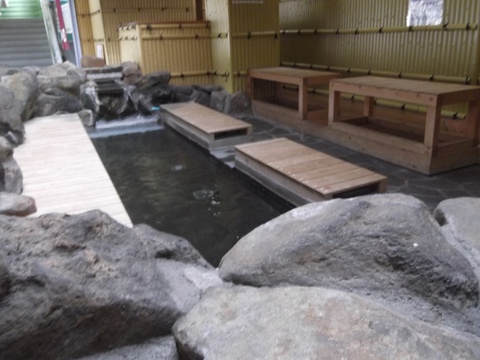 JR上諏訪駅・駅ナカの足湯