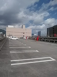 長野ターミナル会館駐車場／２１年１０月２日午前１１時半頃