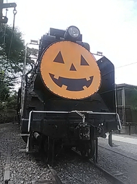 須坂市動物園内はハロウィン仕様／２１年１０月９日正午頃