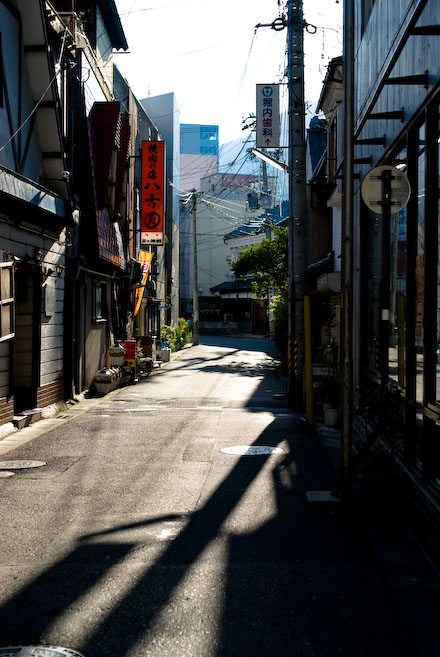 #001　裏路地を歩く