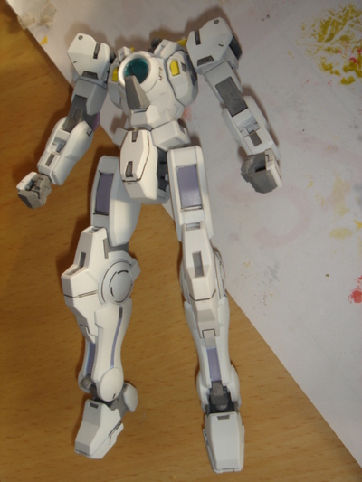 HGナドレ、骨骨ガンダムに見える。