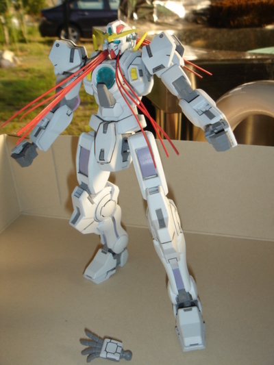 HGナドレ、骨骨ガンダムに見える。