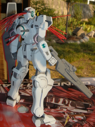 HGナドレ、骨骨ガンダムに見える。