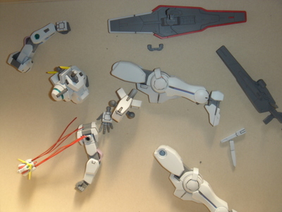 HGナドレ、骨骨ガンダムに見える。