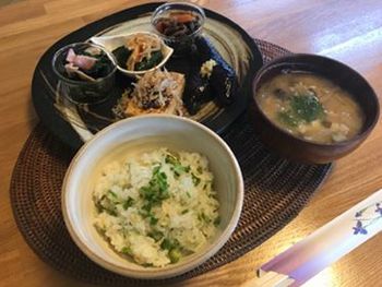 明日は臨時休業