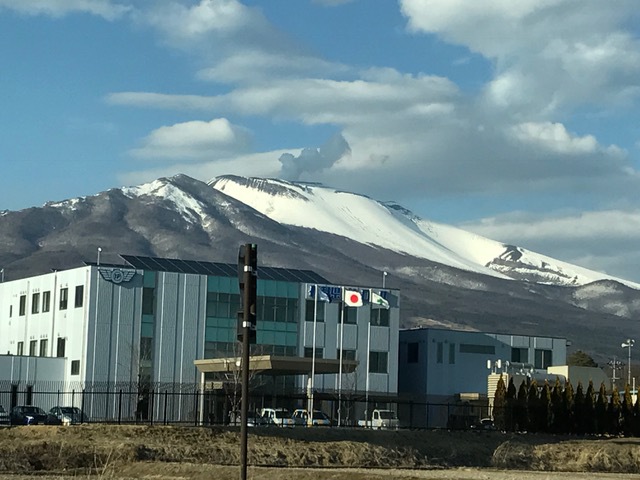 春の浅間山