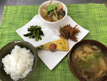 ほころび始めました