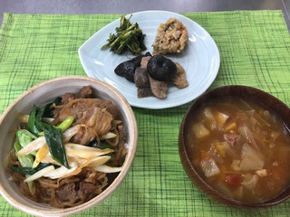 お抱え飯屋？