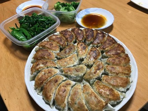 苗に長蛇の列