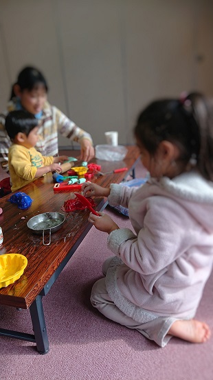 プレイセンターにじのたね 活動日記 小麦粘土