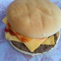 ダブルチーズバーガー／クーポン券で２７０円