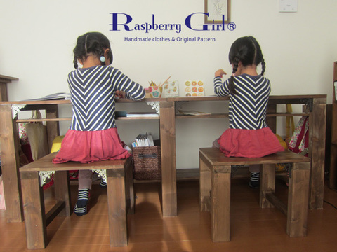 学習机をdiy リビングにむすめたちのちょっとアンティーク風なツインデスク 松本市の子ども服洋裁教室 Raspberrygirl ラズベリーガール アトリエ