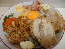 極太麺でまぜそば