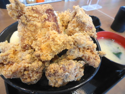 伝説の唐揚げ鬼盛り特製