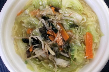 セブンの野菜盛りタンメン