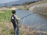 子供たちと川遊び