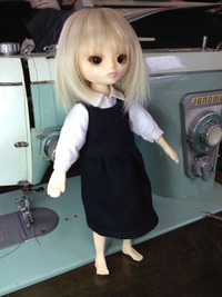 お人形のお洋服完成です