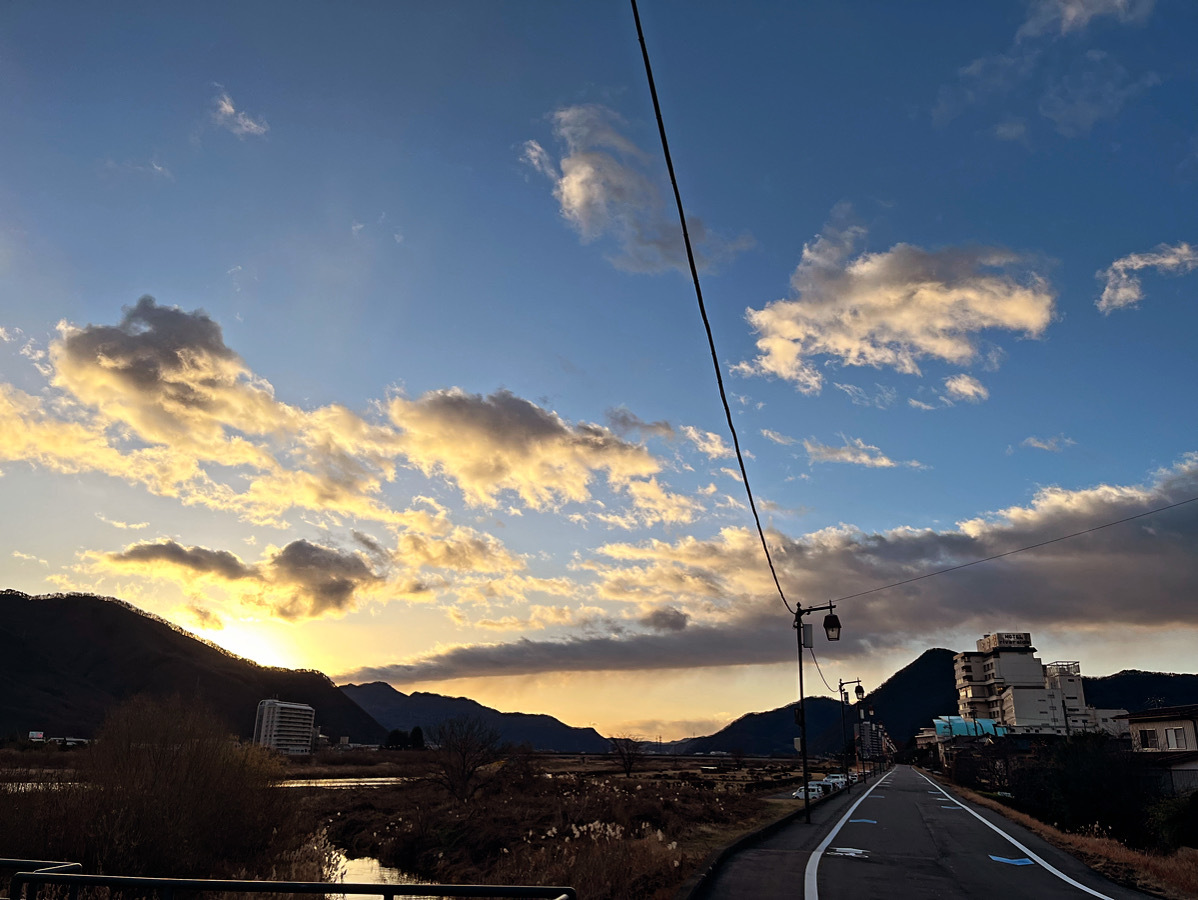 朝日浴びる戸倉上山田（千曲市）✨伊藤園グループ・佐藤二郎・発達障害の会✨上田サークルデー！♨️