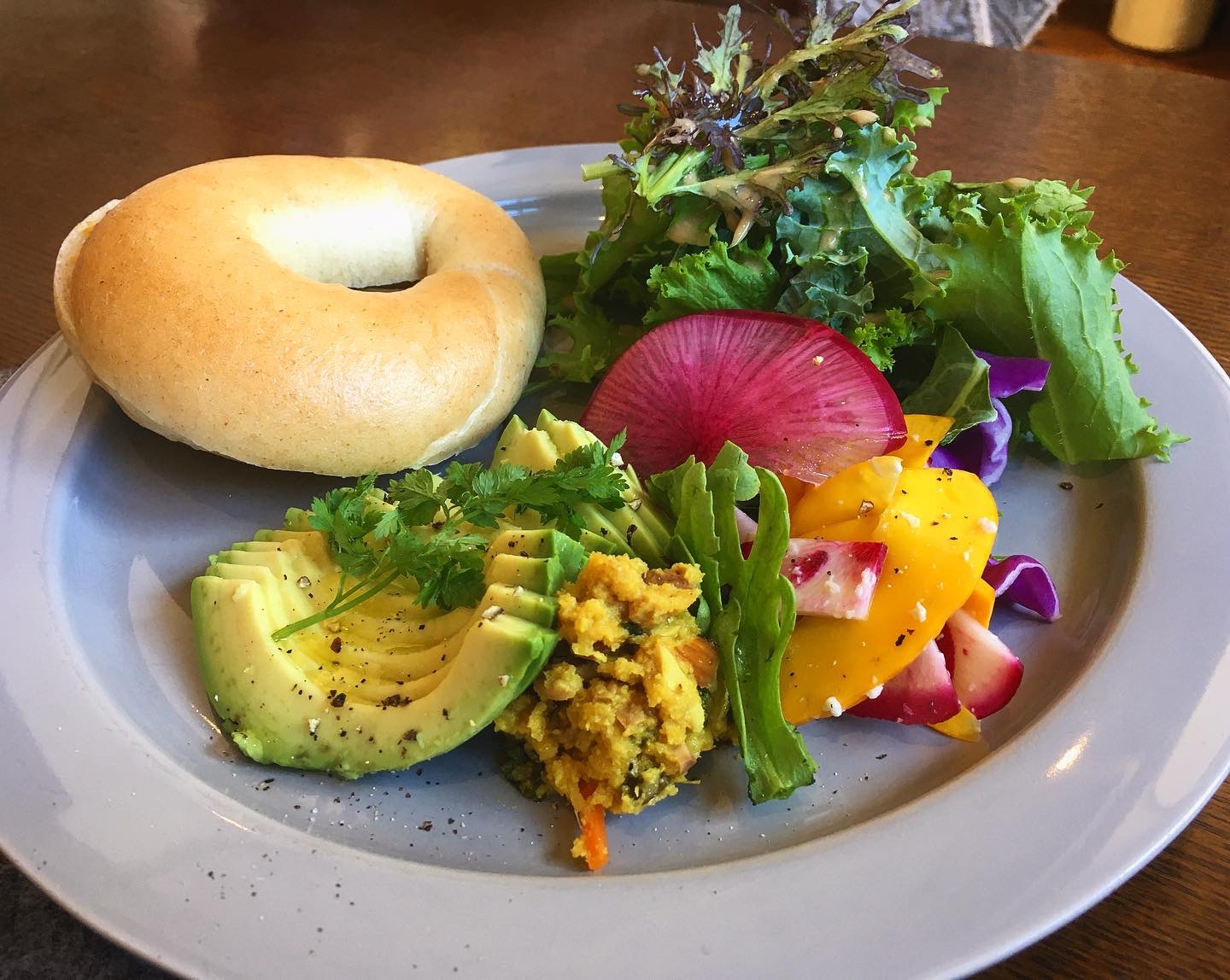 soin cafe（上田市）でアボカドとベーグルとサラダプレート❗️✨ はるかちゃん感想