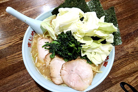 ラーメン（大）＋キャベツ＋ほうれん草（松本市・まじめ家）