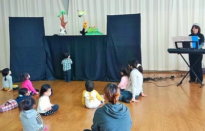 でんでんむしさんの人形劇