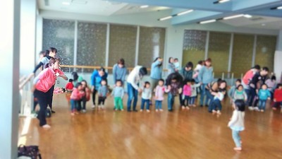大好評♪篠原先生による「おやこで楽しく運動あそび 」