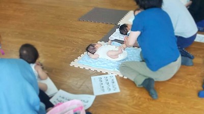 手遊びとベビーマッサージ