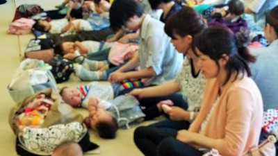 でんでんむしさんの人形劇