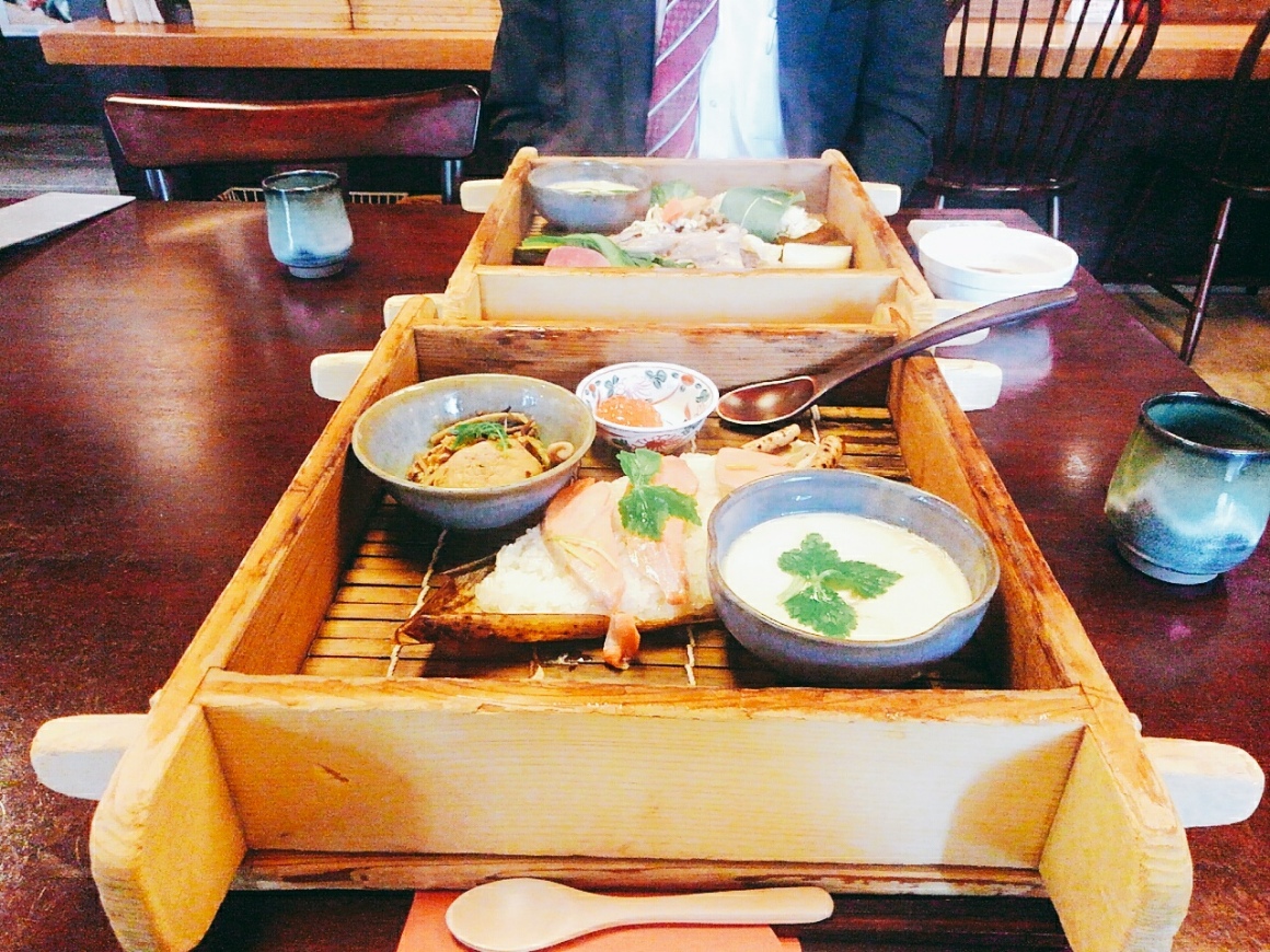 弥生座・門前茶寮
