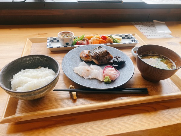 割烹きたざわ