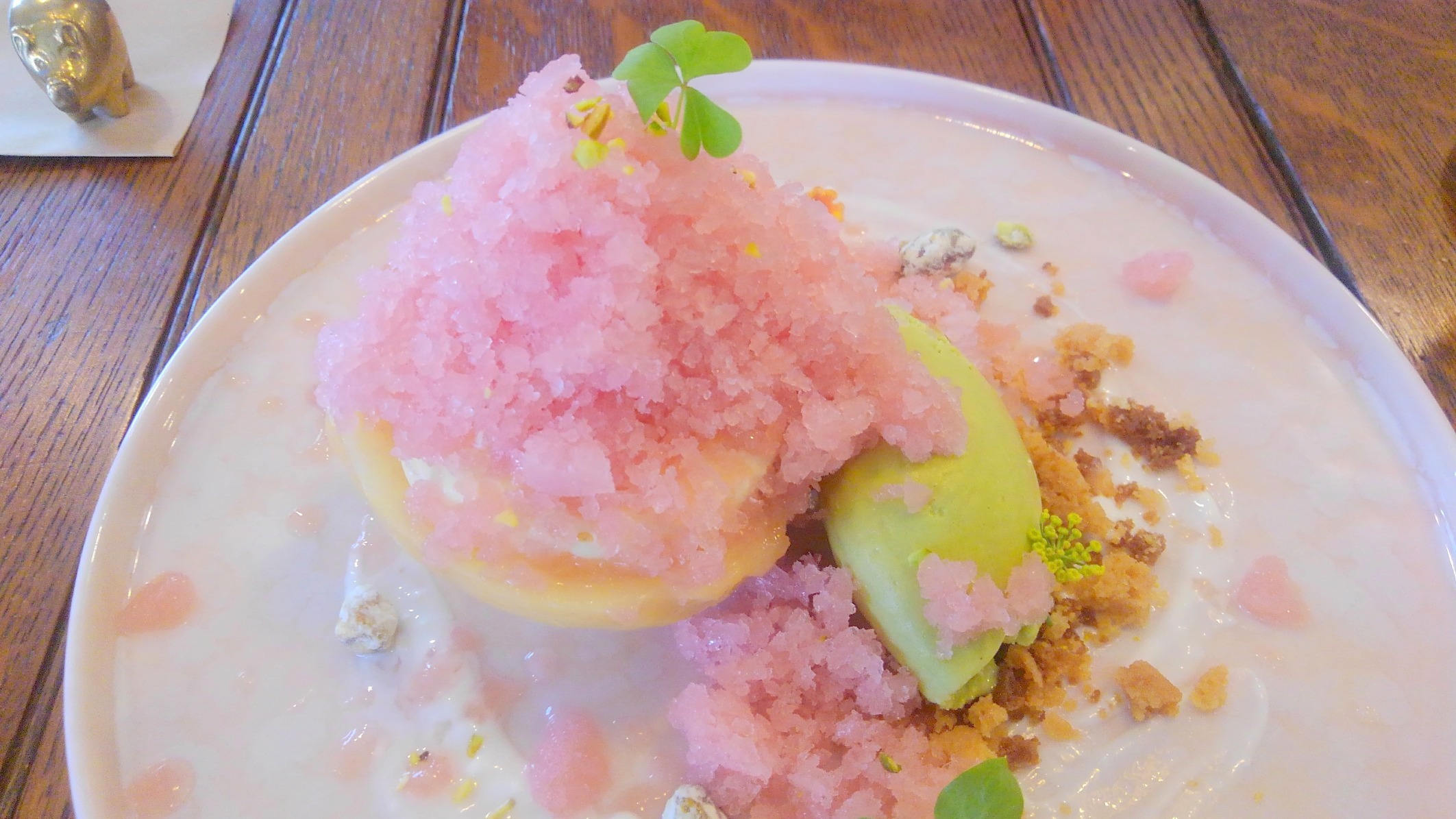 dessert＆Cafe Dekoの桃太郎