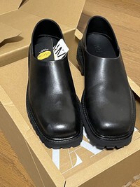 ZARAのビブラムソールを履いたスリッポン（ミュール）は、果たして買いだったのか？