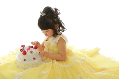 4歳バースデー☆黄色いドレスはベルとお揃い♡