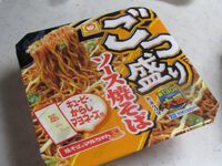 マルちゃんのごつ盛りソース焼きそば・明日17日練習会・ジャーマンアイリス