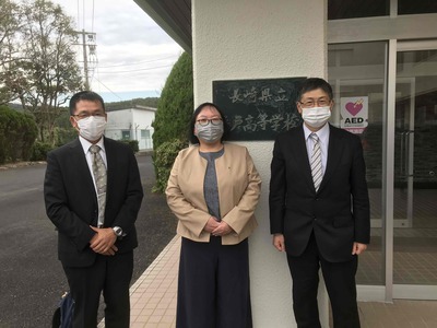 「長崎県立平戸高校・長崎県立松浦高校の校長先生と親しく交流する」