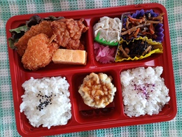お弁当が出ました
