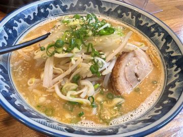 「らぁめん みそ家」で味噌ラーメン