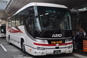 ９月１３日　羽田空港にてバスを撮る①