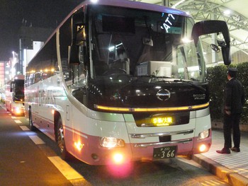 川崎駅　２２：０５発のWILLER EXPRESS