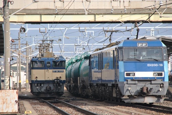 南松本駅にて貨物列車を撮る　１２月２２日