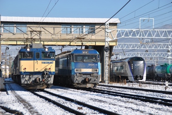 南松本駅にて貨物列車を撮る　１２月２３日