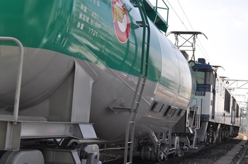 南松本駅にて貨物列車を撮る　３月９日
