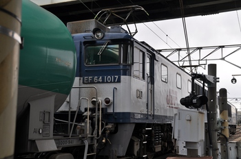 南松本駅にて貨物列車を撮る　３月１６日